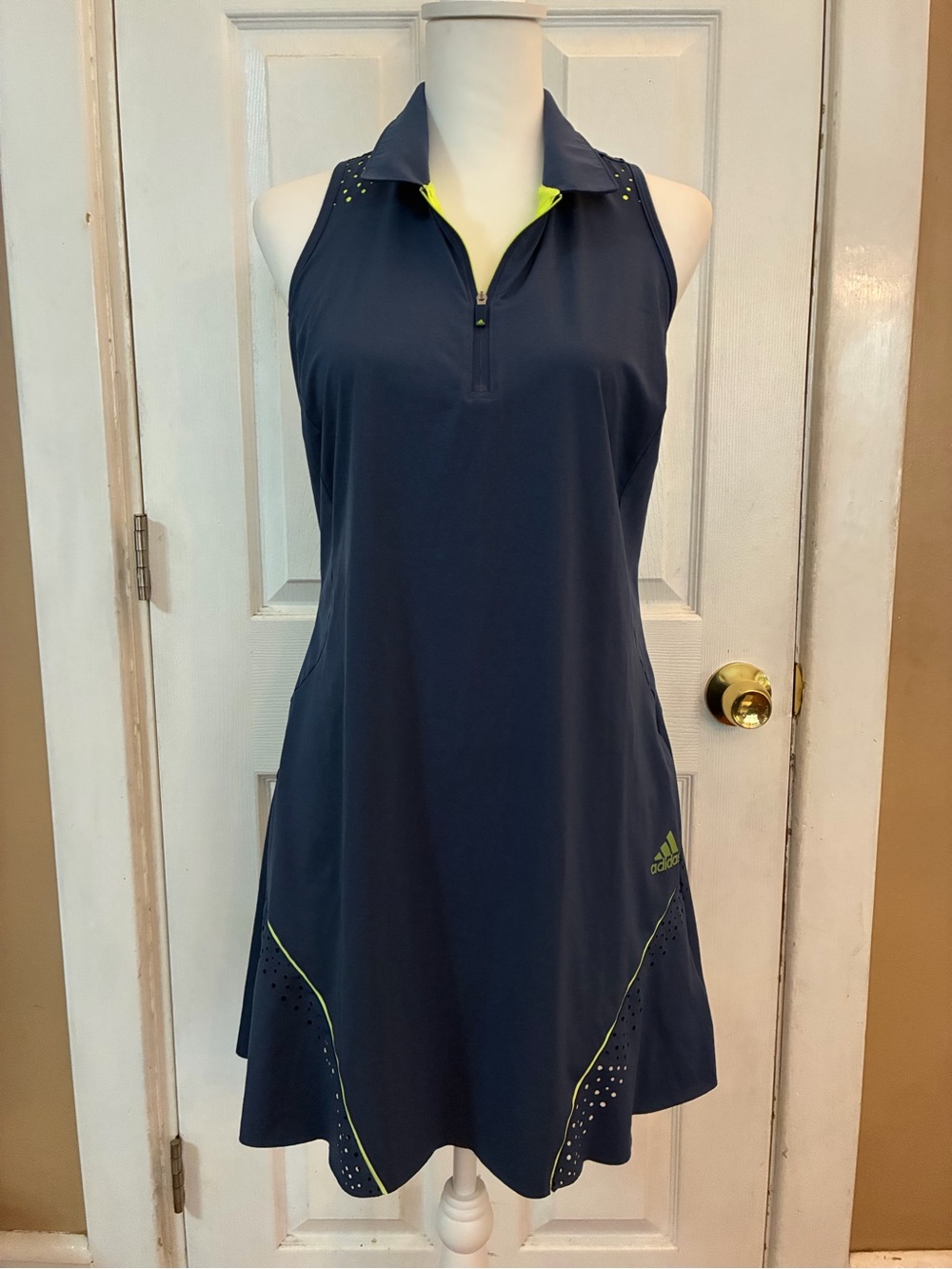 Adidas Golf Perforated Color Pop Active Dress Tech Indigo Blue Neon Size M